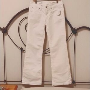 GAP 1969 Long And Lean Flare Jeans White Size 26 Size 2 Petite NWT